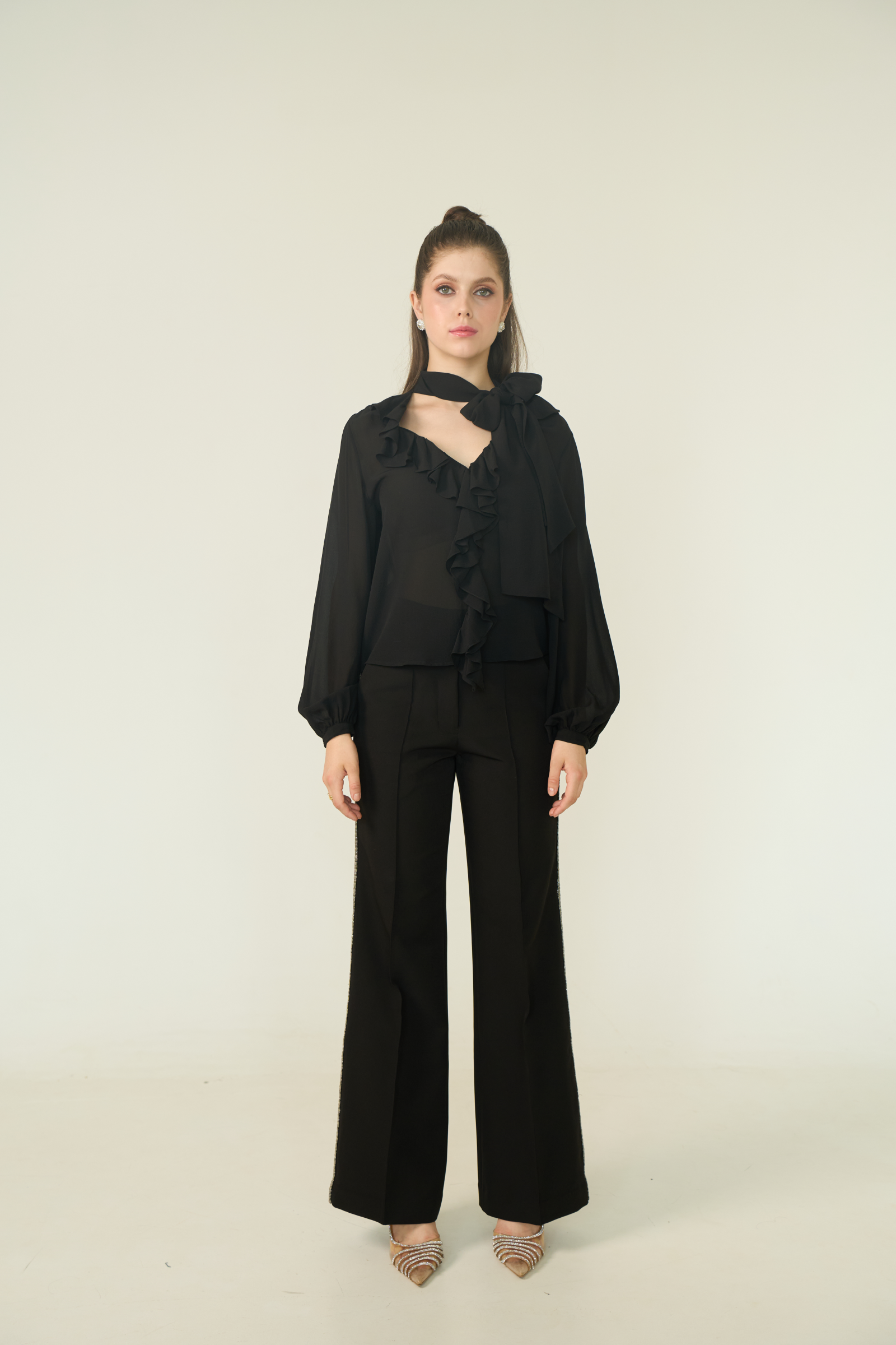 Pussy Bow Blouse in Black
