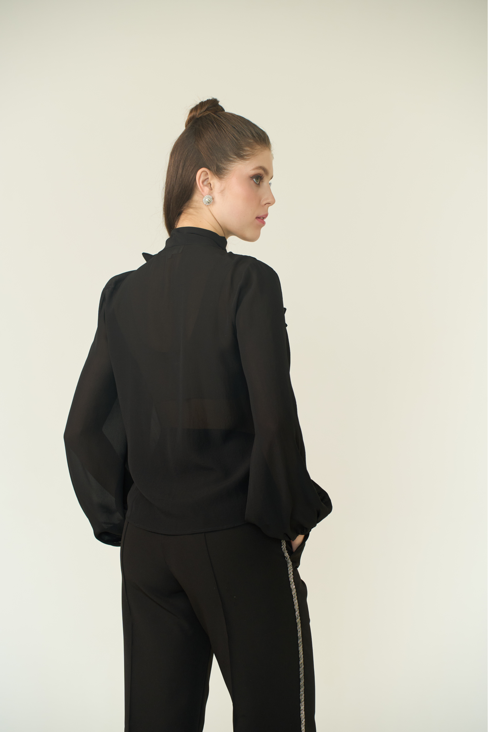 Pussy Bow Blouse in Black